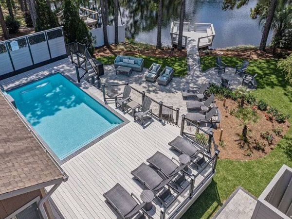 Walk to Beach Vacation Home Sleeps 8 Guests in Miramar