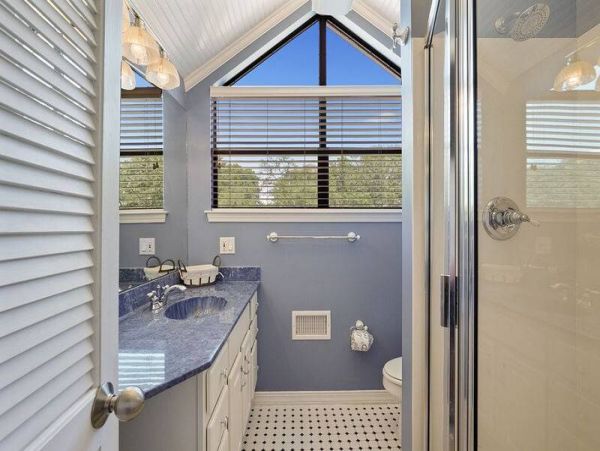 Walk to Beach Vacation Home Sleeps 8 Guests in Miramar