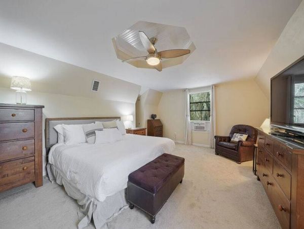Walk to Beach Vacation Home Sleeps 8 Guests in Miramar