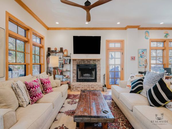 A 4 Bedroom Dream Beach Getaway with Pool Steps to Beach in Hilton Head