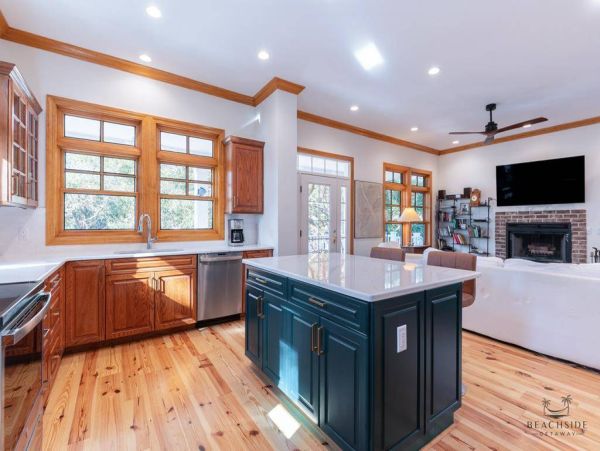 A 4 Bedroom Dream Beach Getaway with Pool Steps to Beach in Hilton Head