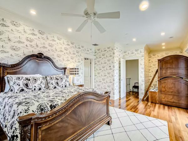 Hilton Head Four Bedroom Stunning House Steps to the Beach