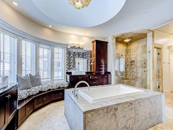 Hilton Head Four Bedroom Stunning House Steps to the Beach