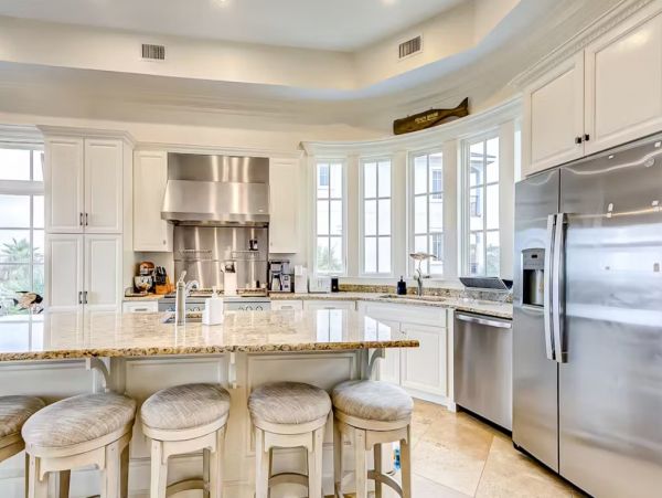 Hilton Head Four Bedroom Stunning House Steps to the Beach