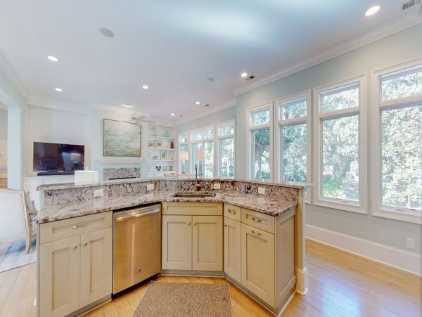 Hilton Head 6 Bedroom Home Ready to Fit Your Next Family Vacation!