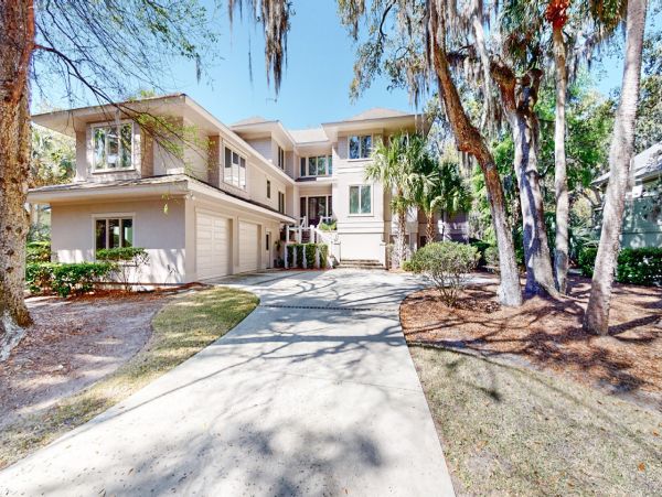 Hilton Head 6 Bedroom Home Ready to Fit Your Next Family Vacation!