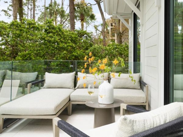 Just on Beach  Vacation Home Sleeps 14 Guests in Hilton Head