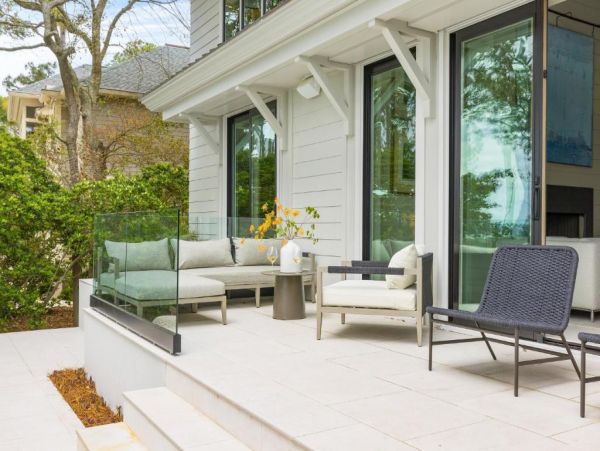 Just on Beach  Vacation Home Sleeps 14 Guests in Hilton Head