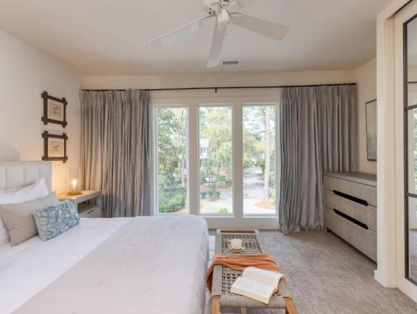 Just on Beach  Vacation Home Sleeps 14 Guests in Hilton Head