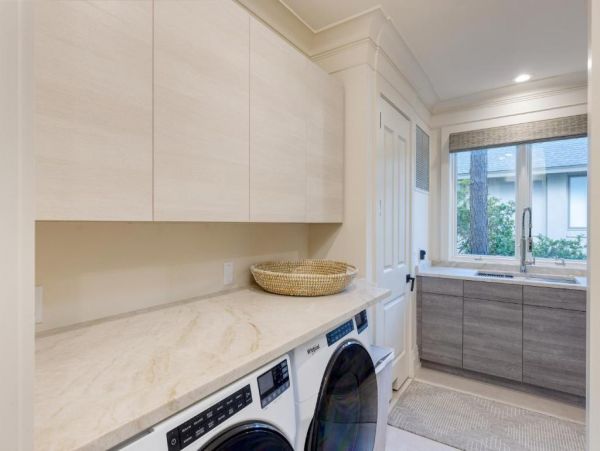 Just on Beach  Vacation Home Sleeps 14 Guests in Hilton Head