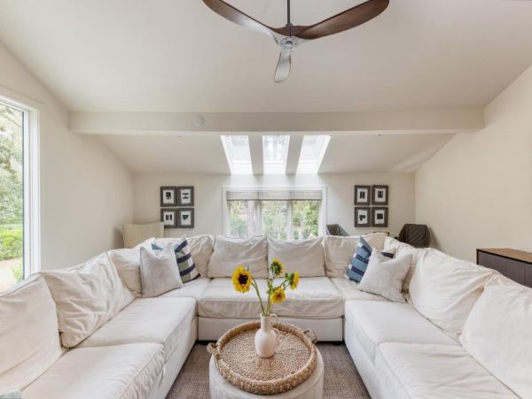 Just on Beach  Vacation Home Sleeps 14 Guests in Hilton Head