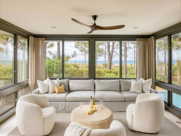 Just on Beach  Vacation Home Sleeps 14 Guests in Hilton Head