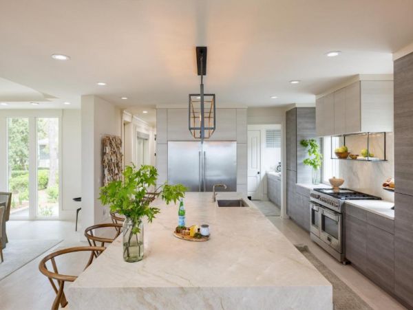 Just on Beach  Vacation Home Sleeps 14 Guests in Hilton Head