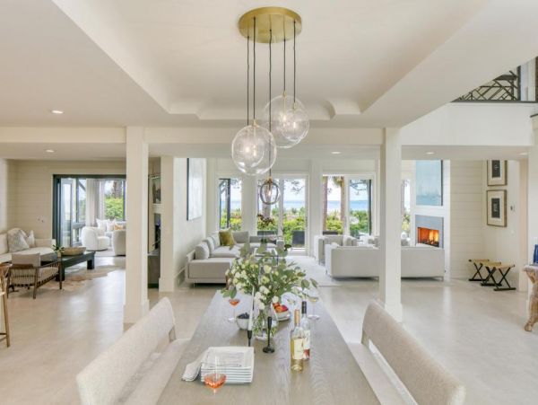 Just on Beach  Vacation Home Sleeps 14 Guests in Hilton Head