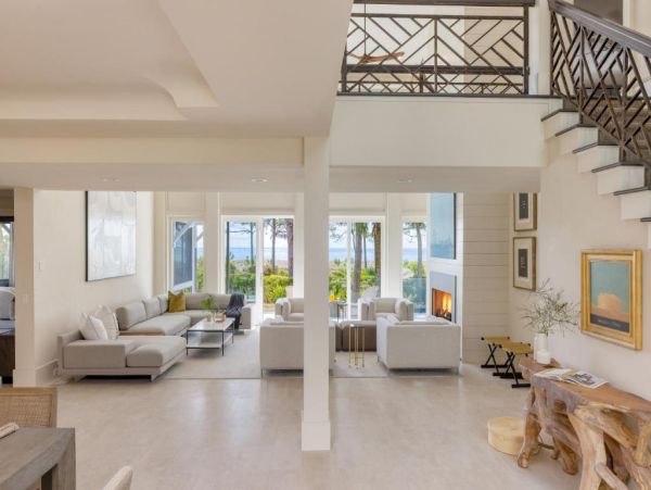 Just on Beach  Vacation Home Sleeps 14 Guests in Hilton Head