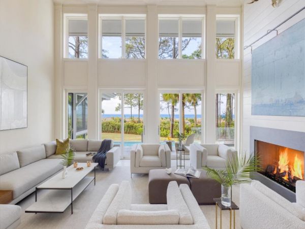 Just on Beach  Vacation Home Sleeps 14 Guests in Hilton Head