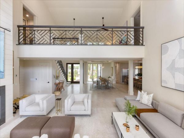 Just on Beach  Vacation Home Sleeps 14 Guests in Hilton Head