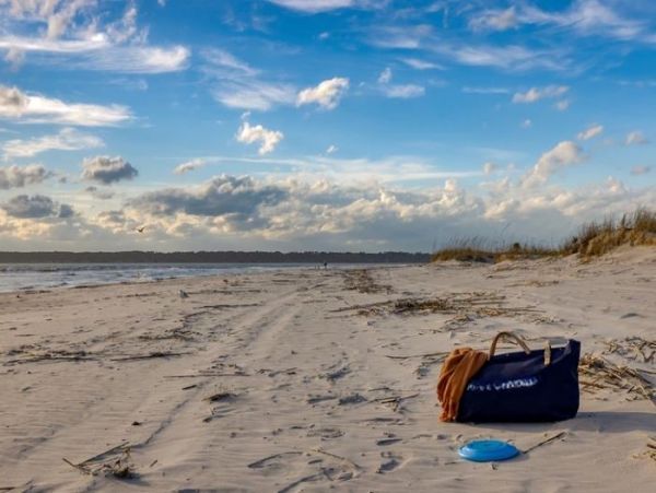Just on Beach  Vacation Home Sleeps 14 Guests in Hilton Head