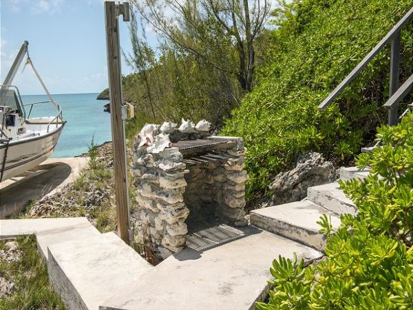 Oceanfront Bahamas Vacation Home Sleeps 14 Guests