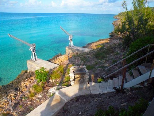 Oceanfront Bahamas Vacation Home Sleeps 14 Guests