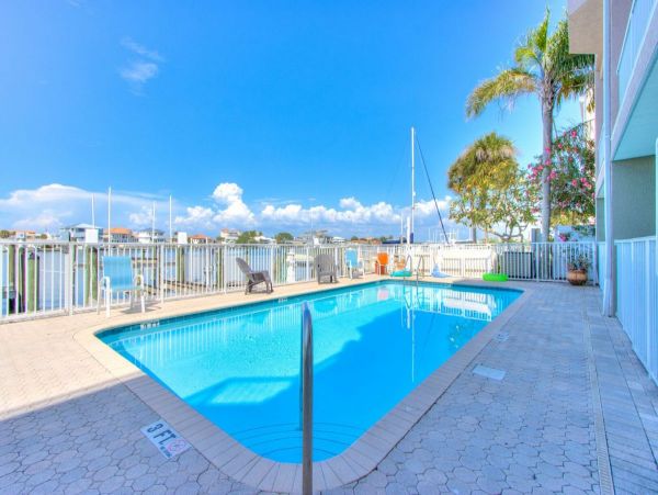 Clearwater Vacation Townhome Sleeps 9 Bedroom