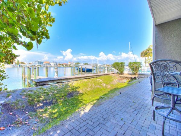 Clearwater Vacation Townhome Sleeps 9 Bedroom