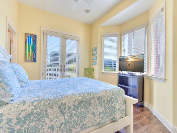Clearwater Vacation Townhome Sleeps 9 Bedroom