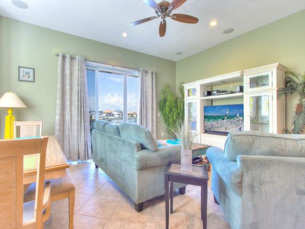 Clearwater Vacation Townhome Sleeps 9 Bedroom