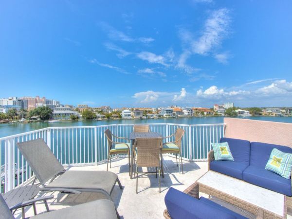 Clearwater Vacation Townhome Sleeps 9 Bedroom