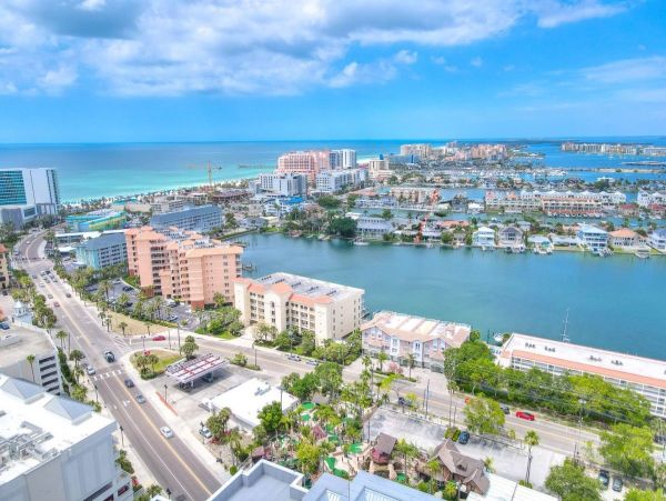 Clearwater Vacation Townhome Sleeps 9 Bedroom