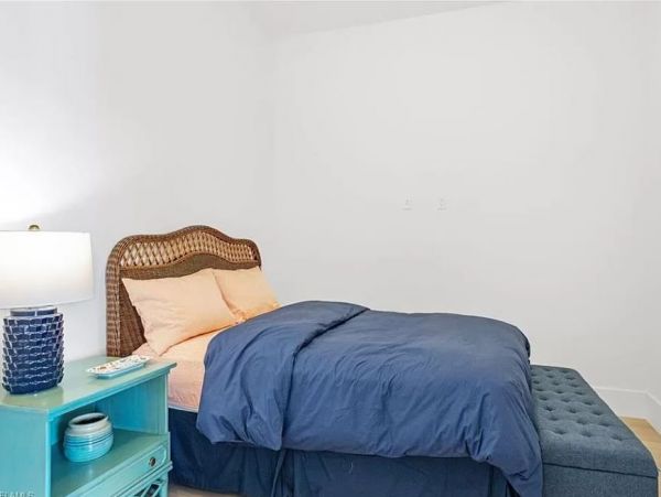 Naples Vacation Condo Sleeps 6 Guests