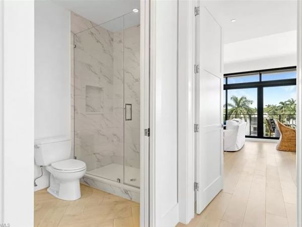 Naples Vacation Condo Sleeps 6 Guests