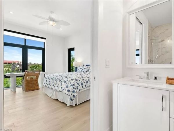 Naples Vacation Condo Sleeps 6 Guests
