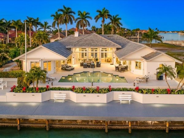Bay Views Vacation Home Four Bedroom in Marco Island