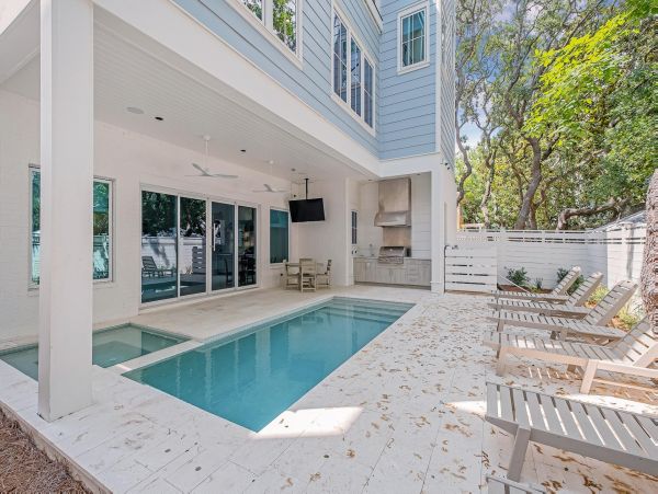 Santa Rosa Beach Vacation Home 7 Bedroom, Games Room & Pool