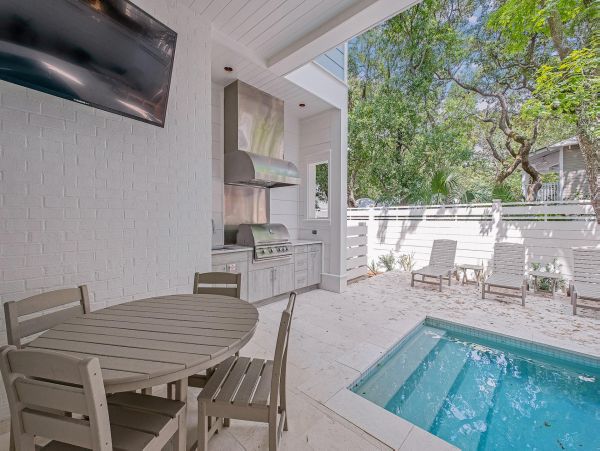 Santa Rosa Beach Vacation Home 7 Bedroom, Games Room & Pool