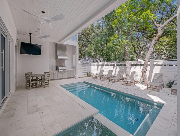 Santa Rosa Beach Vacation Home 7 Bedroom, Games Room & Pool