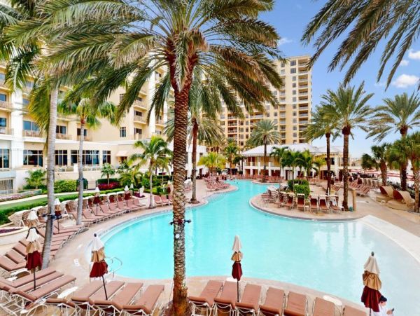On Beach Clearwater Vacation Condo One Bedroom