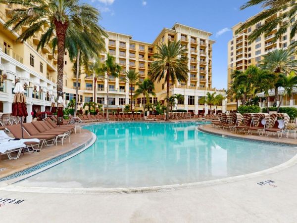 On Beach Clearwater Vacation Condo One Bedroom