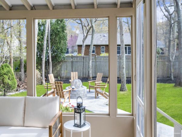 Hampton Bay Vacation Home 4 Bedroom & Outdoor Fun