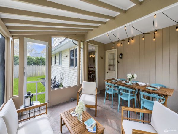 Hampton Bay Vacation Home 4 Bedroom & Outdoor Fun