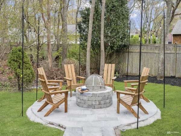 Hampton Bay Vacation Home 4 Bedroom & Outdoor Fun