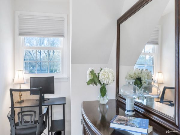 Hampton Bay Vacation Home 4 Bedroom & Outdoor Fun