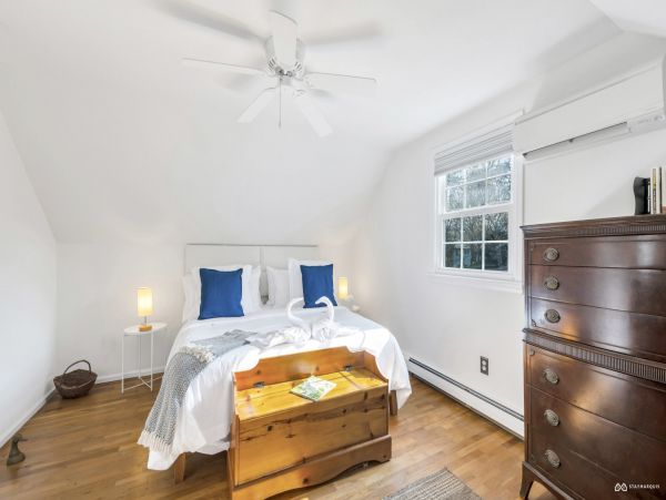 Hampton Bay Vacation Home 4 Bedroom & Outdoor Fun
