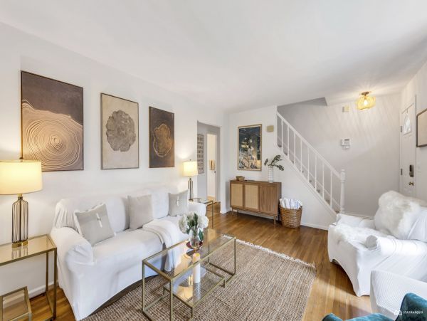 Hampton Bay Vacation Home 4 Bedroom & Outdoor Fun