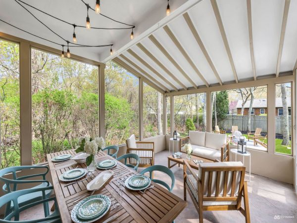 Hampton Bay Vacation Home 4 Bedroom & Outdoor Fun