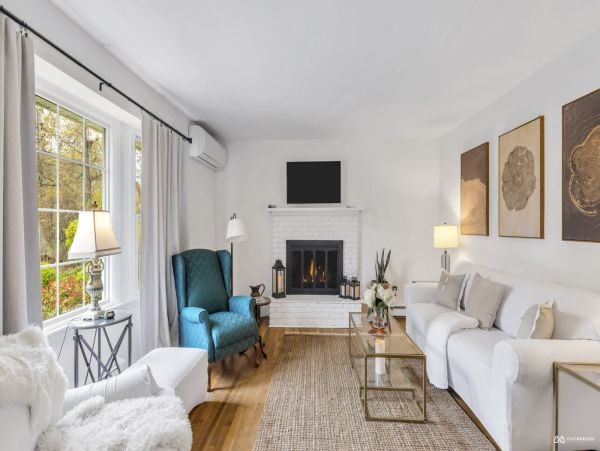 Hampton Bay Vacation Home 4 Bedroom & Outdoor Fun
