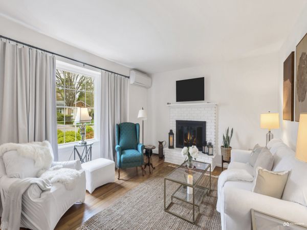 Hampton Bay Vacation Home 4 Bedroom & Outdoor Fun