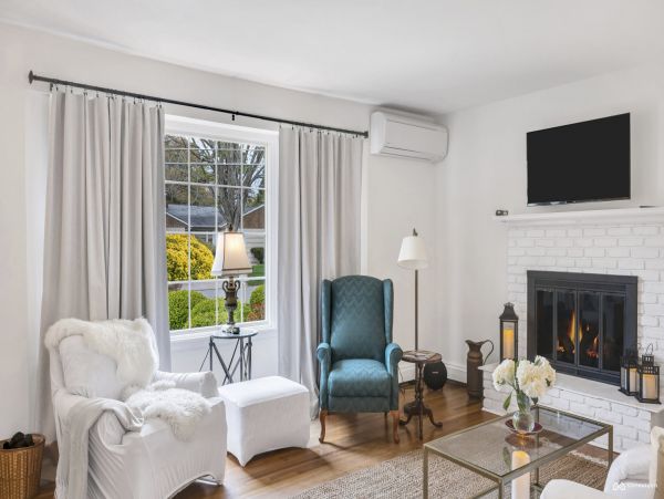 Hampton Bay Vacation Home 4 Bedroom & Outdoor Fun