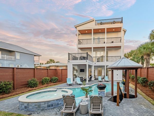 Walk to Beach Vacation Home Sleeps 26 Guests in Miramar Beach